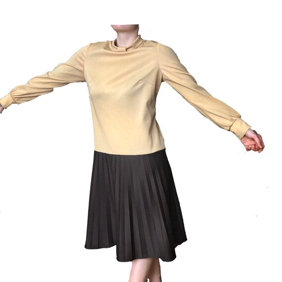 Vintage 1960s Retro Drop Waist Mock Neck Long Sle… - image 2