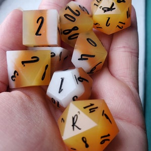 Candy Corn Dice, handgemachte scharfe Kanten Set von 8