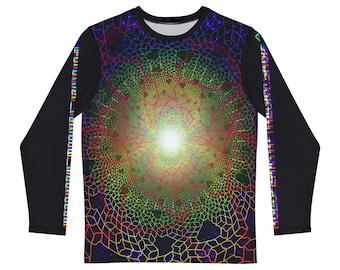 Op de afbeelding: Een longsleeve shirt met een kleurrijk, abstract ontwerp. Het ontwerp heeft een draaiende patroon van regenboogkleuren op een zwarte achtergrond.