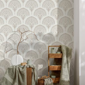 Victorian Damask Beige Cream Wallpaper - C510