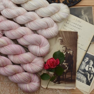 PRE-ORDER *** Fade set of 5 skeins, hand dyed, fingering weight, superwash merino wool, cashmere, silk, 5 x 400m/100g, "Yesterday's Roses"