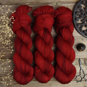 Dyed to order * Hand dyed fingering weight yarn, superwash merino wool, 365m/100g, Springy Merino &quot;Theater Seats&quot;