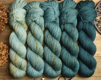 PRE-ORDER!!! Fade set of 5 skeins, hand dyed, worsted weight, superwash extrafine merino wool, 5 x 230m/115g, "Riders on the Storm"