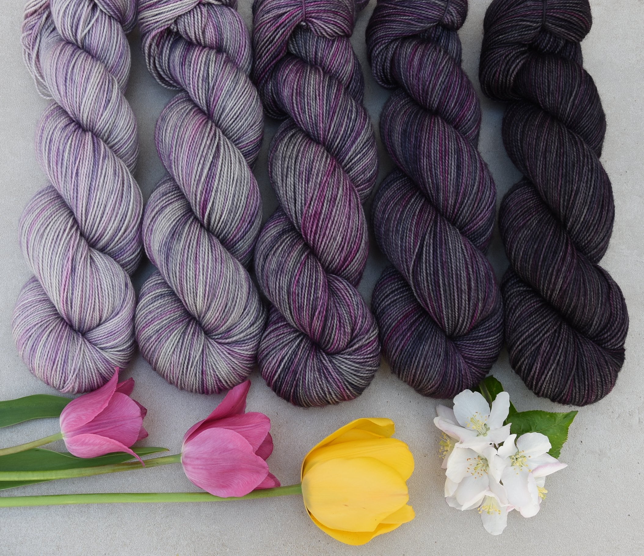 PRE-ORDER *** Fade kit of 5 skeins, hand dyed, fingering weight, sw merino wool, cashmere, silk, 5 x 400m/100g,