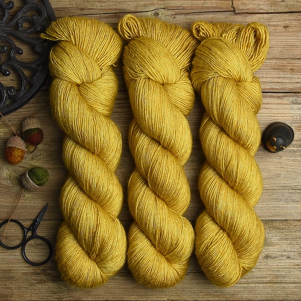 Dyed to order * Hand dyed, fingering weight, superwash merino wool, silk, 400m/100g, solid color yarn, Silky Singles "Mustard"