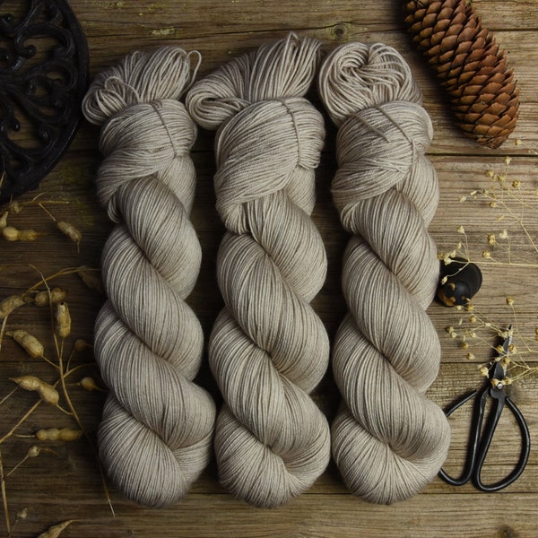 Dyed to order * Hand dyed fingering weight yarn, superwash merino wool, nylon, 425m/100g, Classic Sock "Desert"