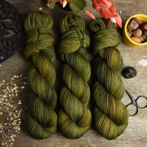 Dyed to order * Hand dyed fingering weight yarn, superwash merino wool, 365m/100g, Springy Merino "Moorland"