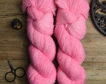 Dyed to order * Hand dyed fingering weight yarn, superwash merino wool, semi-solid color yarn, 450m/100g, Boucle "Tutu"