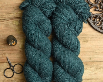 Dyed to order * Hand dyed fingering weight yarn, superwash merino wool, semi-solid color yarn, 450m/100g, Boucle "Riders on the Storm"