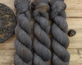 Dyed to order * Hand dyed fingering weight yarn, superwash merino wool, 365m/100g, Springy Merino "Flugrost"