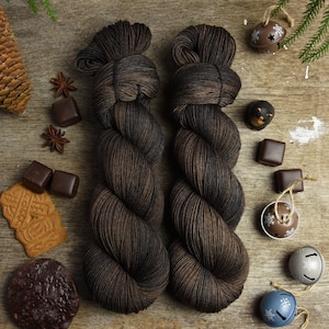 Dyed to order *** Hand dyed fingering weight yarn, superwash merino wool, nylon, 425m/100g, Classic Sock "Bark"