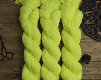 Pure Merino * Dyed to order * Hand dyed fingering weight yarn, superwash merino wool, semi-solid color yarn, 400m/100g, "Neon Yellow"