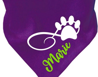 Dreieckstuch Hundehalstuch personalisiert mit Namen und Design Pfote auf Kringel