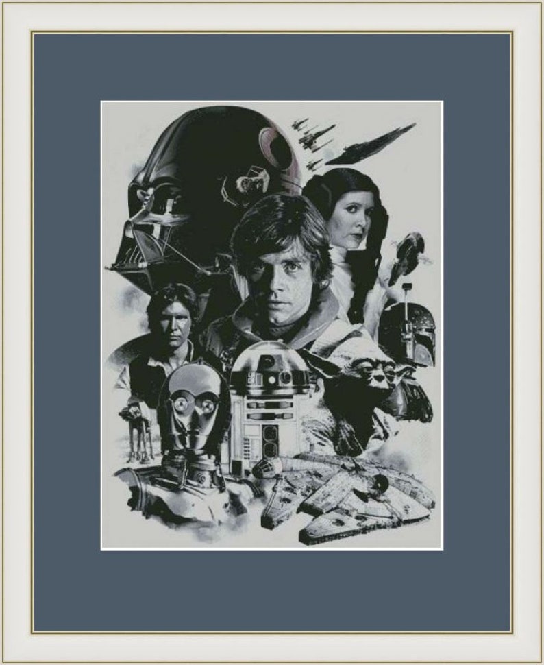 K&ouml;nnte beinhalten: Eine Schwarzwei&szlig;illustration von Charakteren aus dem Star Wars-Franchise. Darth Vader, Luke Skywalker, Prinzessin Leia, Han Solo, Chewbacca, R2-D2, C-3PO, Yoda und ein TIE-J&auml;ger sind alle auf dem Bild zu sehen.