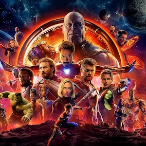 Könnte beinhalten: Eine Gruppe von Superhelden aus dem Marvel Cinematic Universe stehen in einer dramatischen Pose zusammen vor dem Hintergrund eines feurigen rot-orangenen Nebels. Zu den Helden gehören Iron Man, Captain America, Thor, Hulk, Black Widow, Hawkeye, Black Panther, Scarlet Witch, Doctor Strange, Spider-Man und viele mehr.