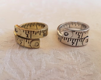 measure ring with tape measure