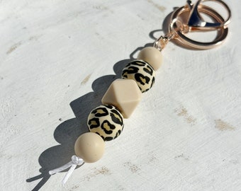 Cheetah keychain|Boho cheetah keychain|Silicone keychain|Boho keychain|keyring silicone|cheetah girl| gift for her|Key decor|keychain