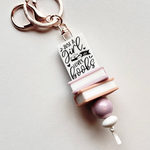 Book lover Keychain|Just a girl who loves books keychain|Book keychain|Silicone keychain|Boho keychain|keyring silicone|Boho book keychain