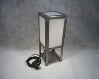 Lampe Bauhaus Lampe de table lumineuse 100% métal fabriqué à la main en Allemagne Lampe de bureau Art déco Lampe de table design industriel Lampe loft