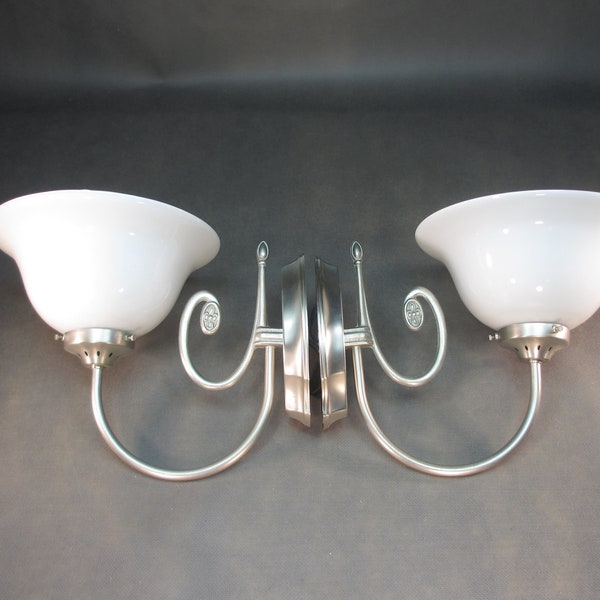 1 von 2 XXL Wandleuchte Silberfarbene Wandlampe Messing vernickelt Leselampe Antik Stil Flurlampe Nachttischlampe Bettlampe