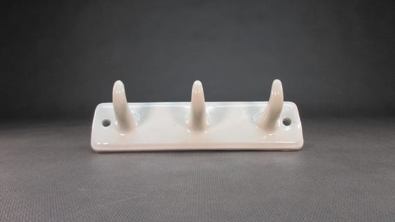 Art Deco THREE Ceramic Hooks 50s Bauhaus Bathroom Hooks Antique Towel Hooks Snow White Hook Rail Ceramic Wall Hooks Vintage Hooks Etsy