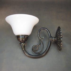 Art Nouveau vintage wall lamp 1.3 kg. Solid cast brass retro wall light antique bronze burnished hallway lamp mirror lamp