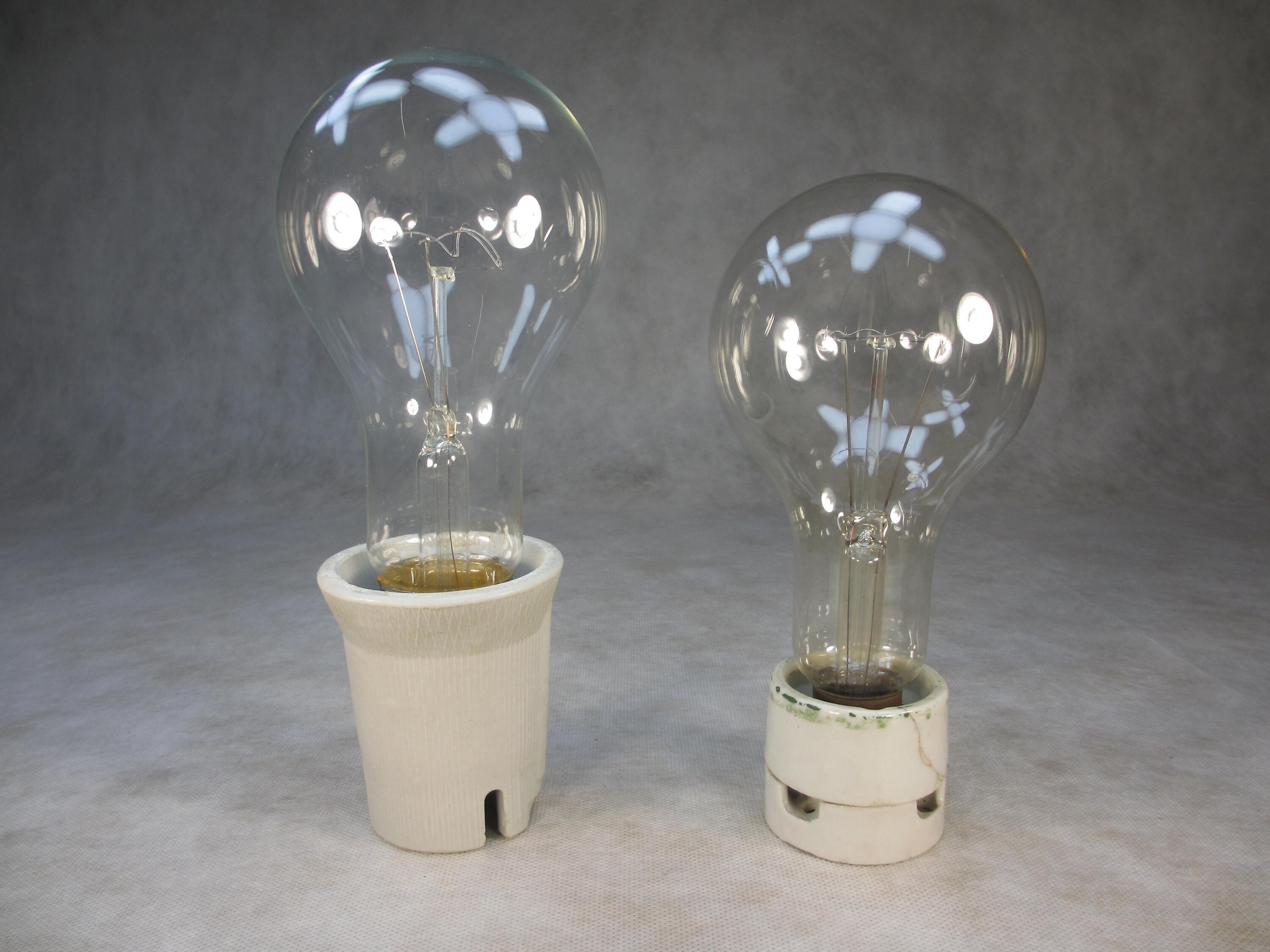Retro Glühbirne Lampe, Glas, blau - LED-Licht - Traumflug Onlineshop