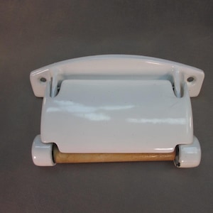 Antique toilet paper holder 1916 Antique toilet paper holder 1.1 kg. Art Deco design cast iron enamel retro toilet paper holder toilet roll holder