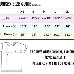 K&ouml;nnte beinhalten: Unisex-Gr&ouml;&szlig;entabelle f&uuml;r ein T-Shirt mit Ma&szlig;en in Zoll f&uuml;r Brustumfang, Brustweite und L&auml;nge. Die Ma&szlig;e sind f&uuml;r die Gr&ouml;&szlig;en XS, S, M, L, XL und 2XL angegeben.