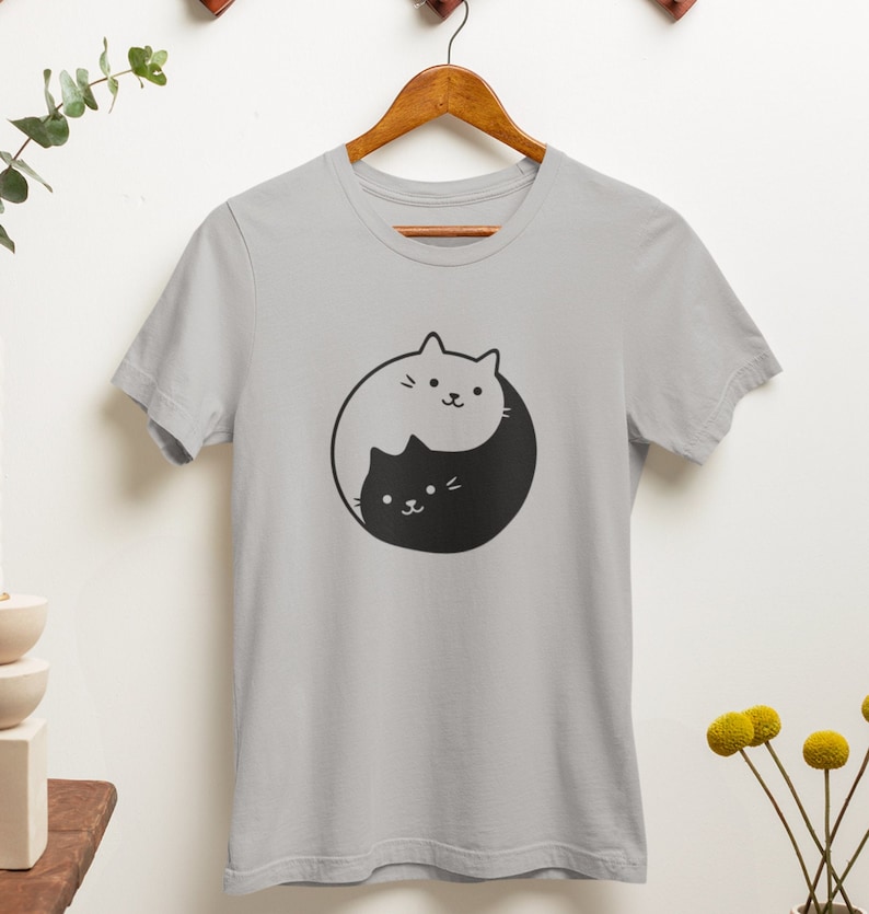 T-shirt chat Yin Yang / cadeau pour amoureux des chats Yin Yang / tee-shirt chats mignons / doux chatons cadeau esthétique Kawaii Unique, chemise Yin Yang image 5