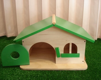 Tortoise House 45x40x26h