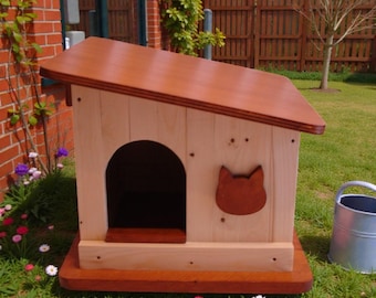Outdoor cat house, 48x48x44h, 2cm thick walls