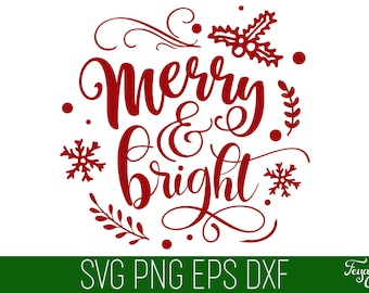 Może przedstawiać: Czerwony tekst pisany kursywą na białym tle, który brzmi "Merry & Bright". Tekst jest otoczony ozdobnymi elementami, w tym śnieżynkami, ostrokrzewem i zawijasami.