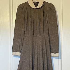 Vintage Wollkleid Größe Klein mit Bubikragen made in Japan sehr deure
