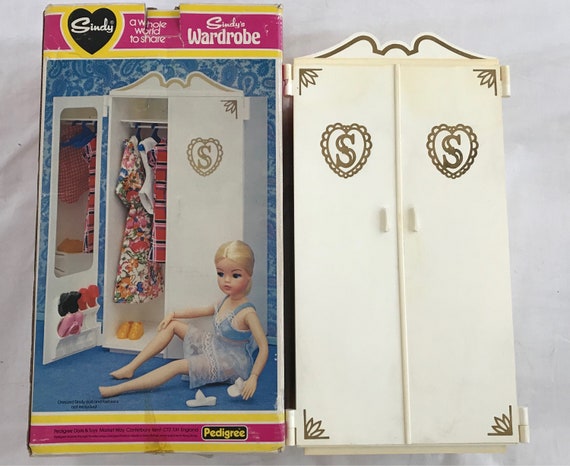 sindy wardrobe