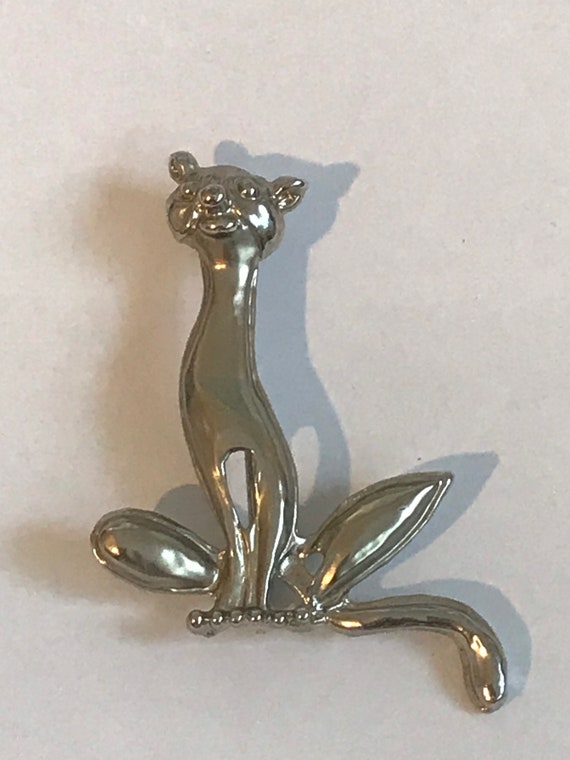 Vintage Cat brooch Silvertone sitting inquisitive cat 1950s cat lover gift