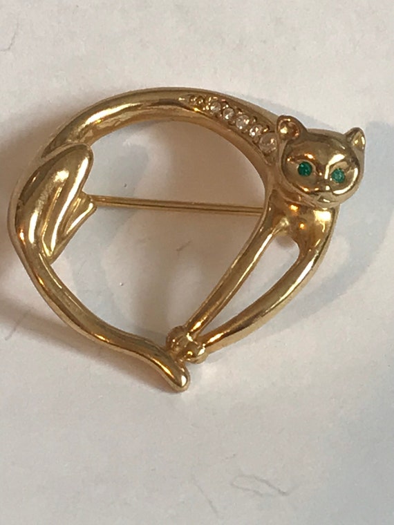 Vintage Spec Trap goldtone cat brooch circular pi… - image 1