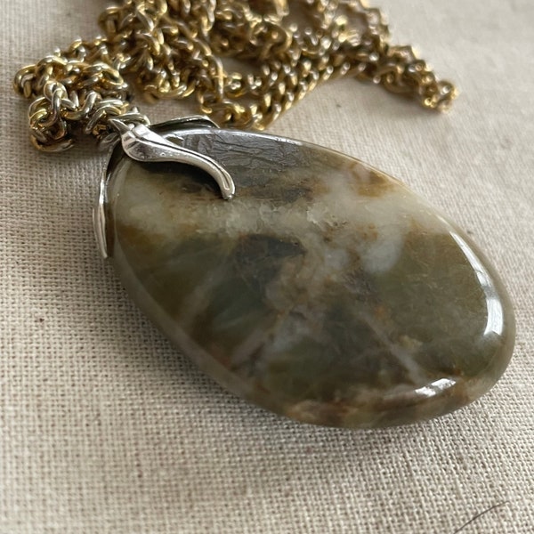 Moss Agate pendant on silver fixing vintage necklace