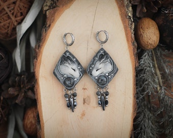 Wolf earrings Wolf jewelry Bohemian earrings Enchanted nature Woodland jewelry Whimsical earrings Witchy accessories Beaded wolf jewelry