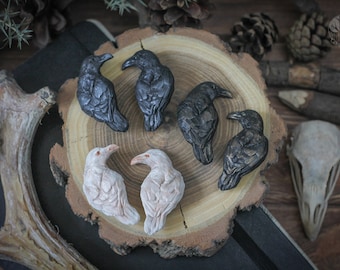 Raven Brooch - Gothic Bird Pin, Witchy Crow Jewelry