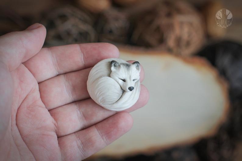 1 pc. Animal cabochon Fox cabochon Deer cabochon Sleeping animal Material for jewelry Fawn cabochon Cabochon Animal Jewelry Polymer clay Arctic Fox 5