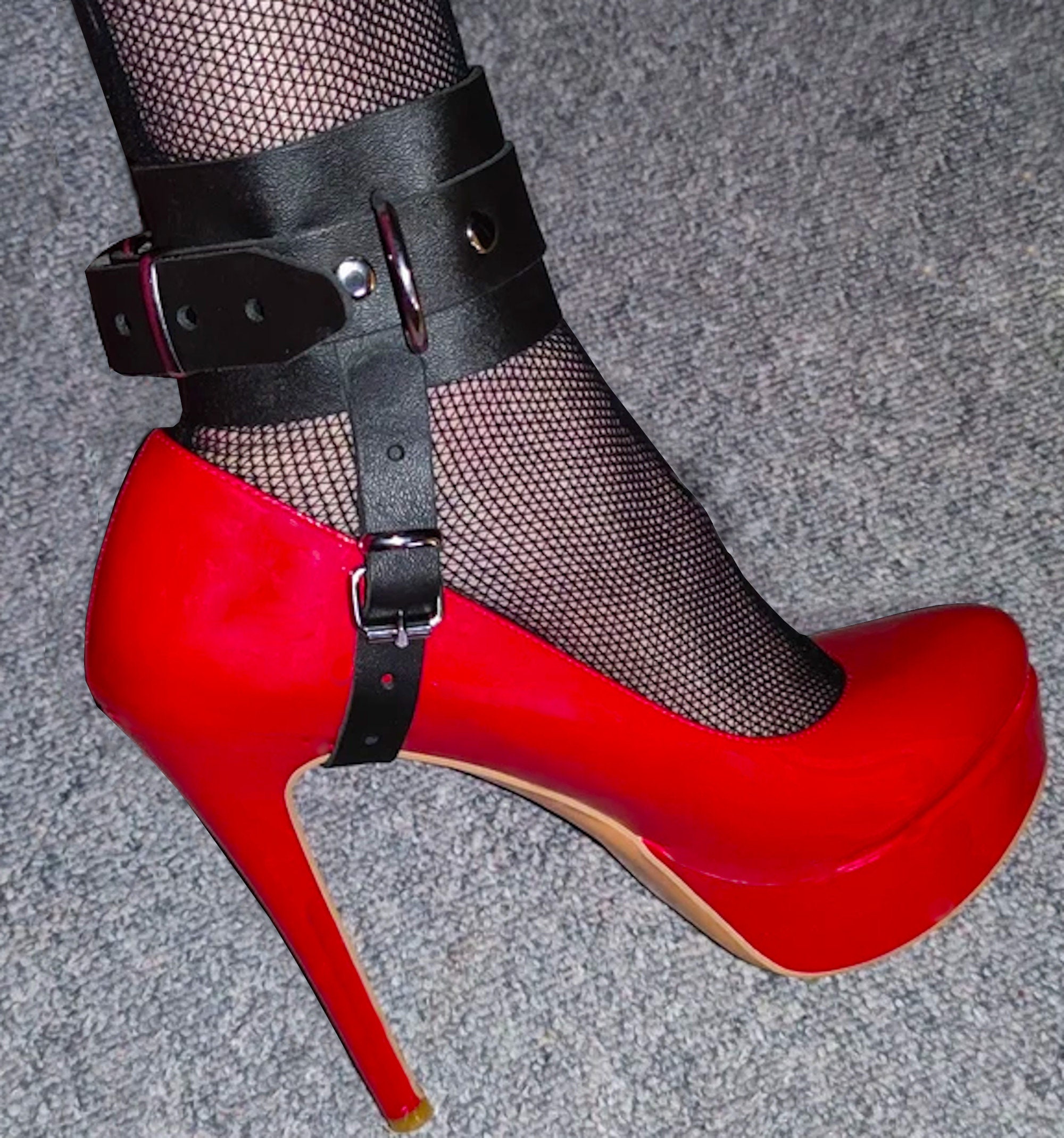 Restraint High Heel -  Canada