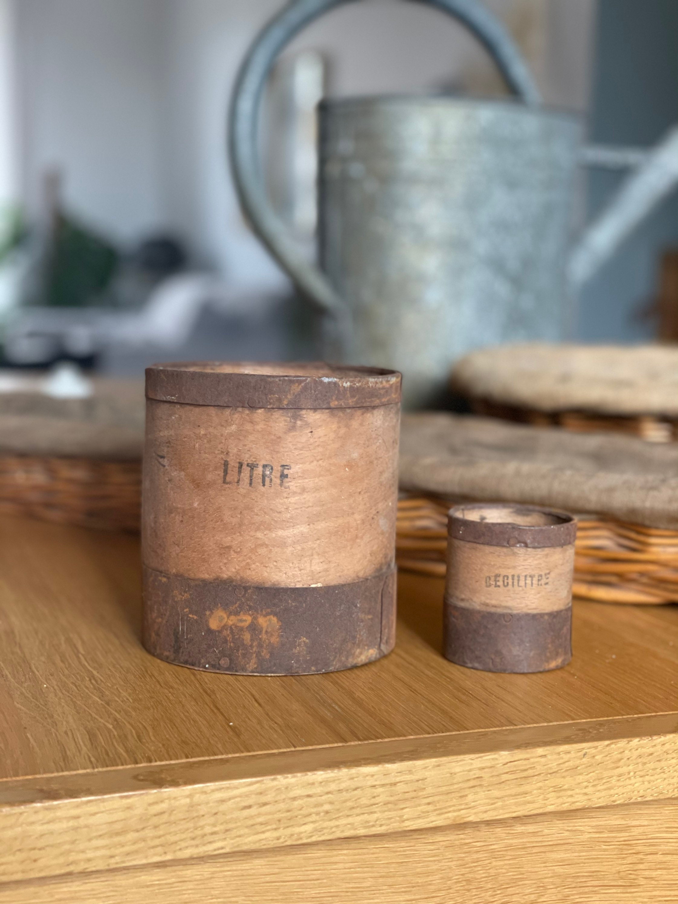 2 Très Beaux Pots Mesureur - Ancienne Mesure à Grains en Bois Jolie Patine Anciens Pots