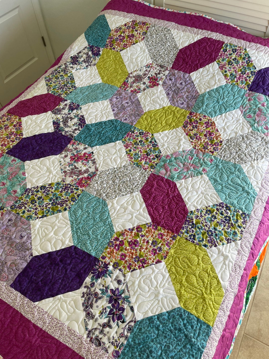 Quilt for Sale, Homemade Quilt, Handmade Quilt, Patchwork Quilt, pretty