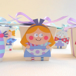 Alice in Wonderland party favors