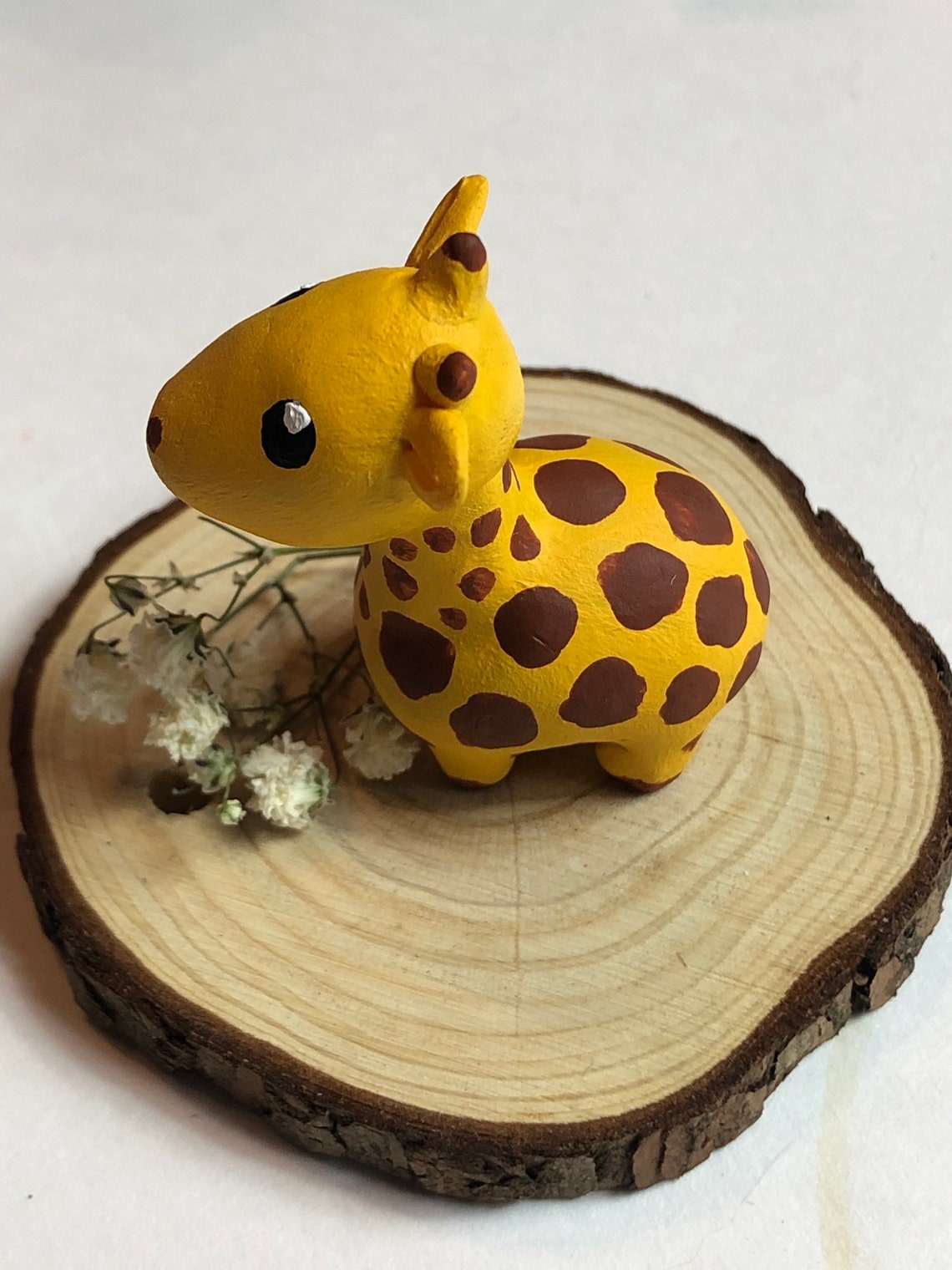 giraffe clay figure