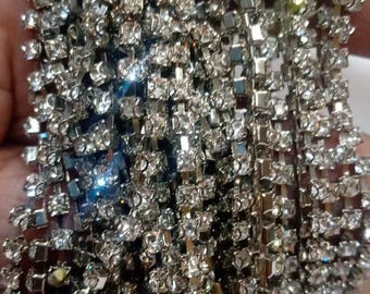 Cadena de copa con diamantes de imitación de cristal SS8.5-PP18, 2,7 mm, forma de D. Acero plateado, cristal Asfour 888A.