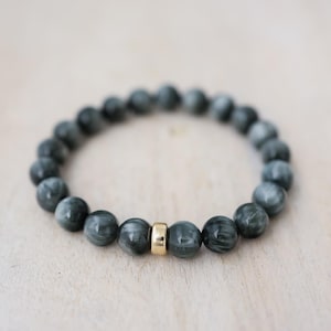 AAA+ Kattögaarmband 8 mm / Naturliga grå krysoberylstenar / Neutralt unisexarmband / Stretchigt stapelarmband krysoberyl