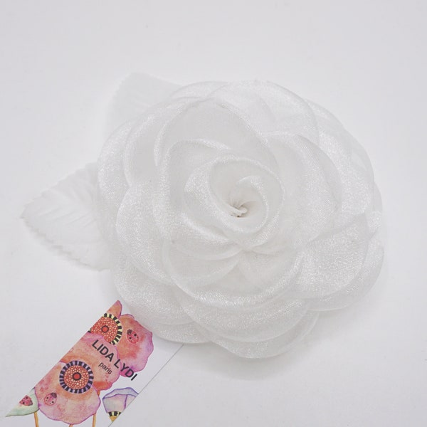 Broche fleur en tissu organza, 5 Couleurs ( ivoire clair, blanche, beige, rose, crème jaune).