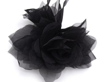 Broche fleur en organza noir